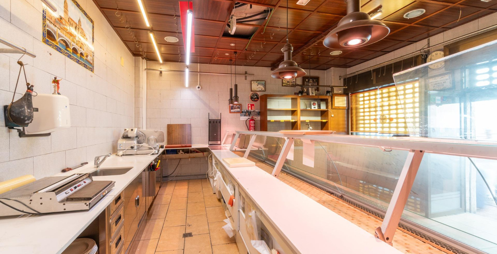 Resale - Commercial - Torrevieja - Paseo maritimo