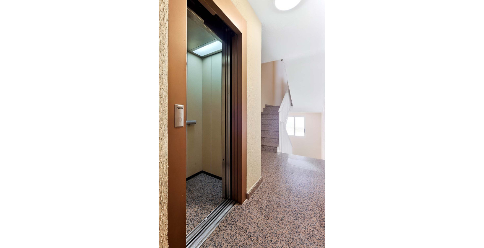 Resale - Apartment / flat - La Mata
