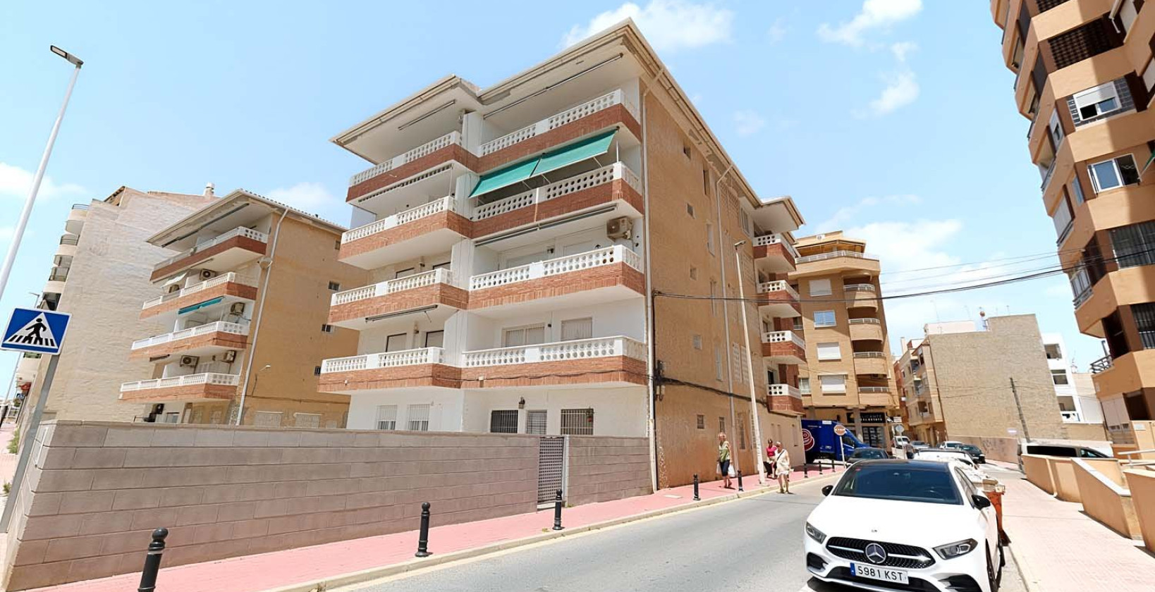 Resale - Apartment / flat - La Mata