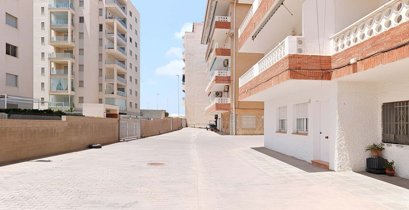 Resale - Apartment / flat - La Mata