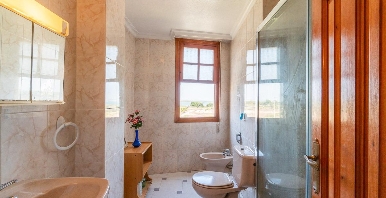 Resale - Apartment / flat - Torrevieja - La Mata pueblo