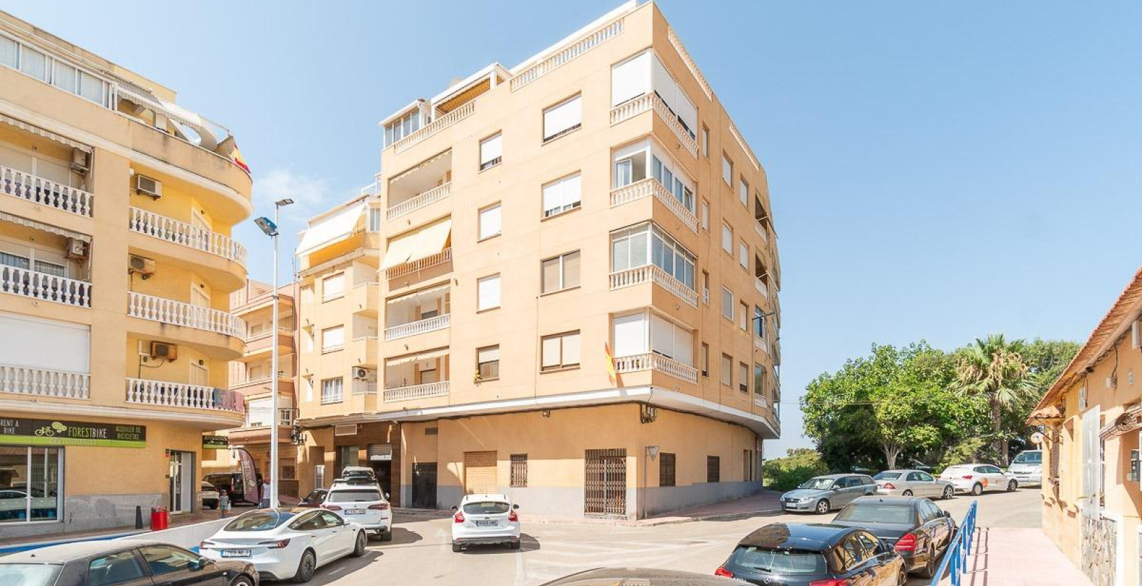 Resale - Apartment / flat - Torrevieja - La Mata pueblo