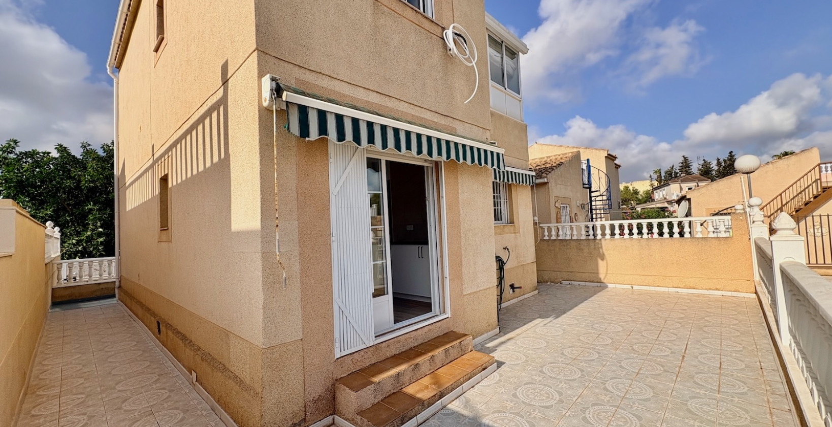 Resale - Villa - Orihuela Costa - Los Balcones