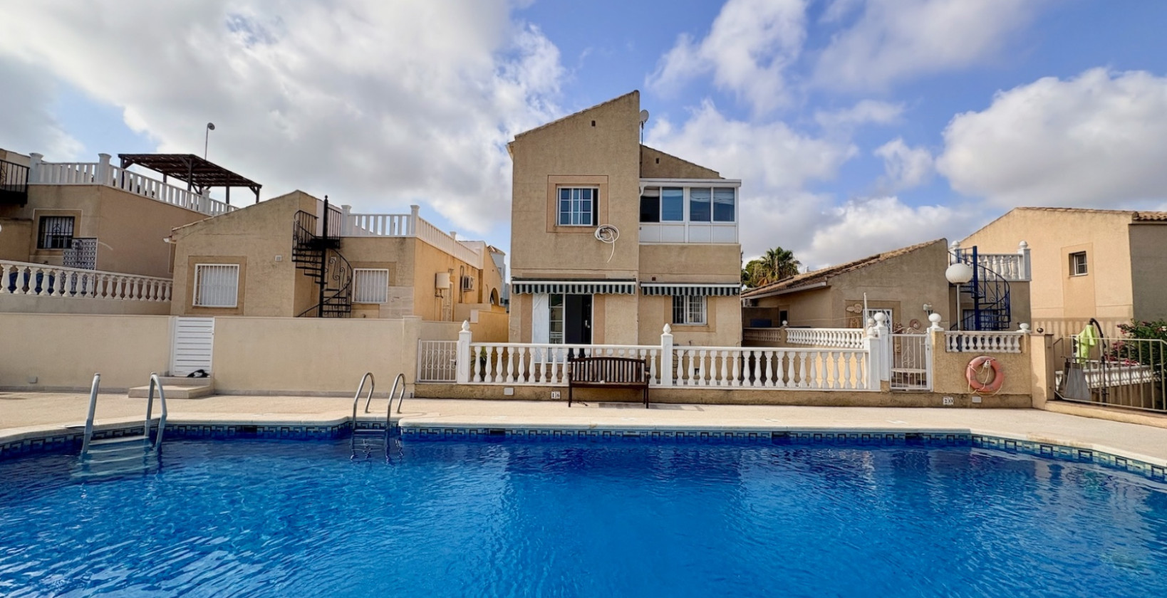 Resale - Villa - Orihuela Costa - Los Balcones