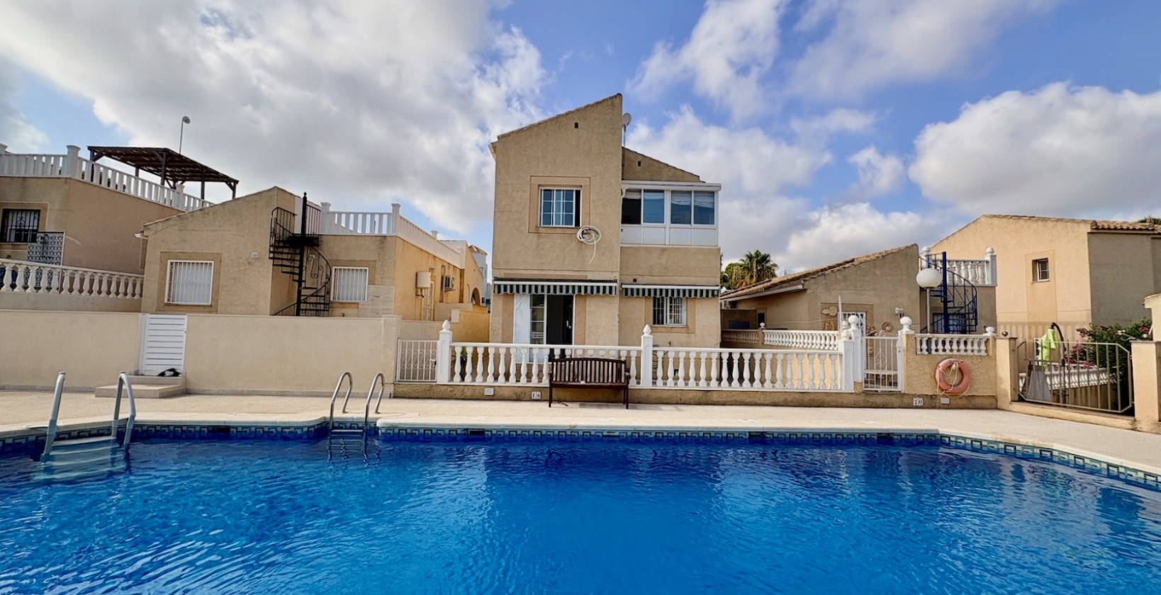 Resale - Villa - Orihuela Costa - Los Balcones