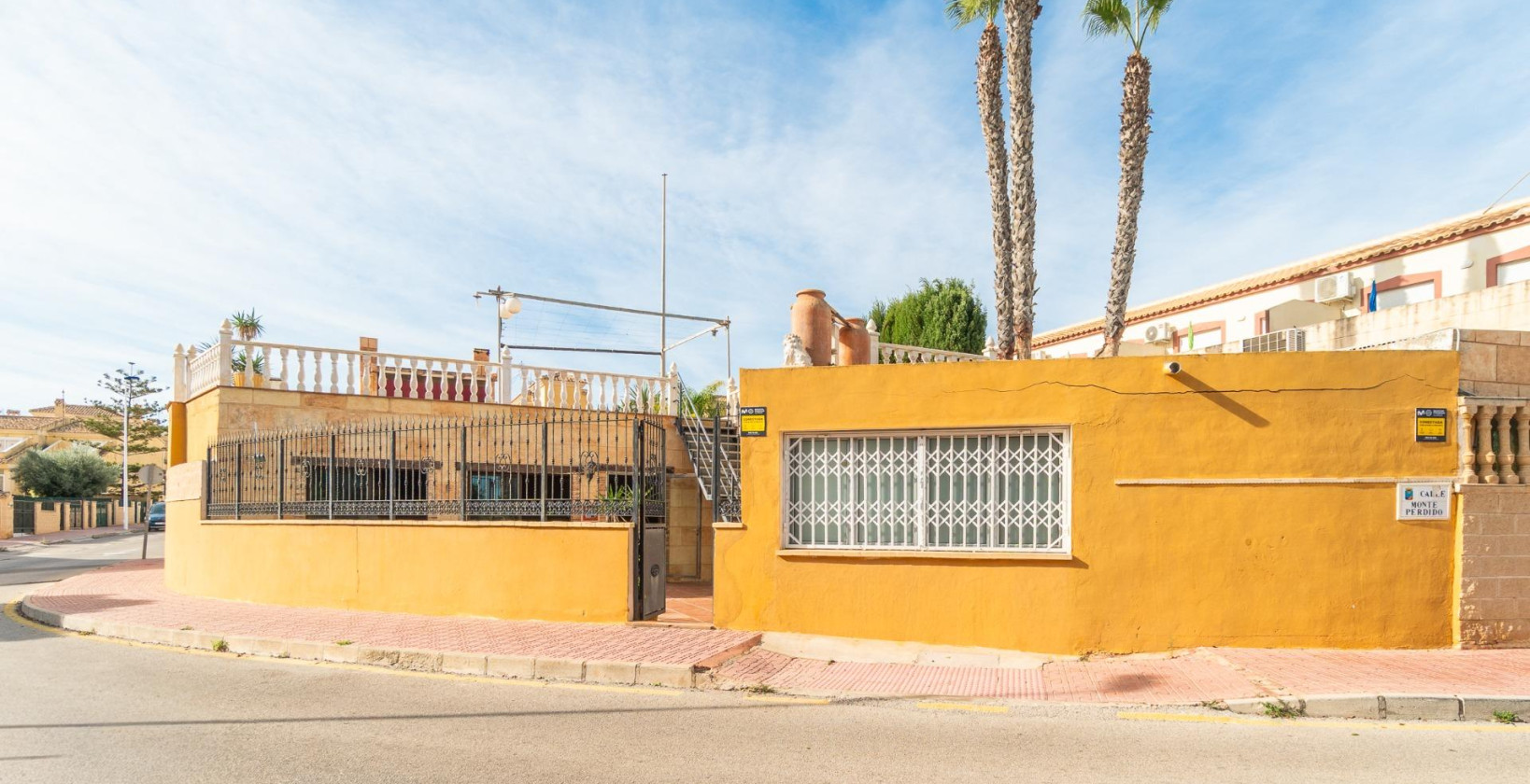 Resale - Villa - Torrevieja - Los altos