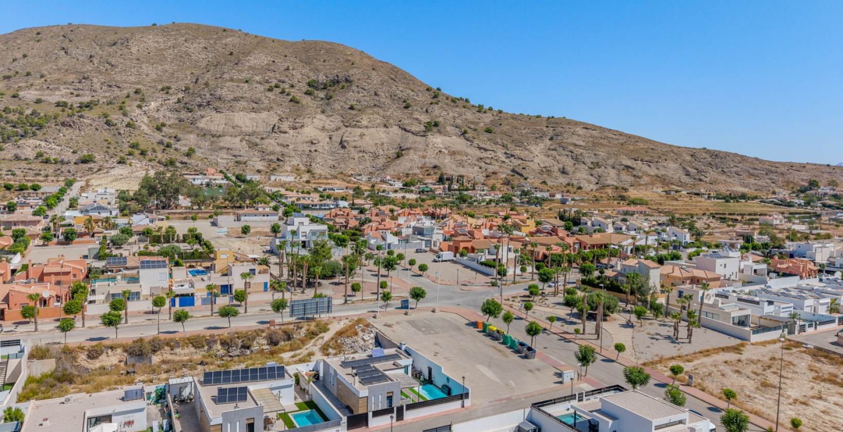 Resale - Villa - Fortuna - Urbanizacion las kalendas