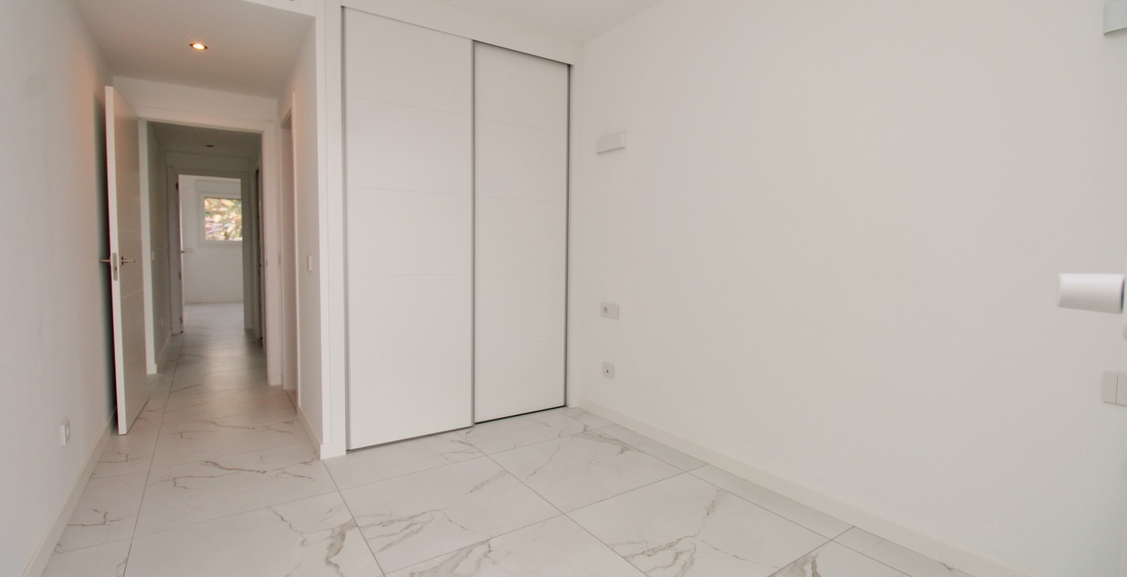 Resale - Apartment / flat - Torrevieja - Punta Prima