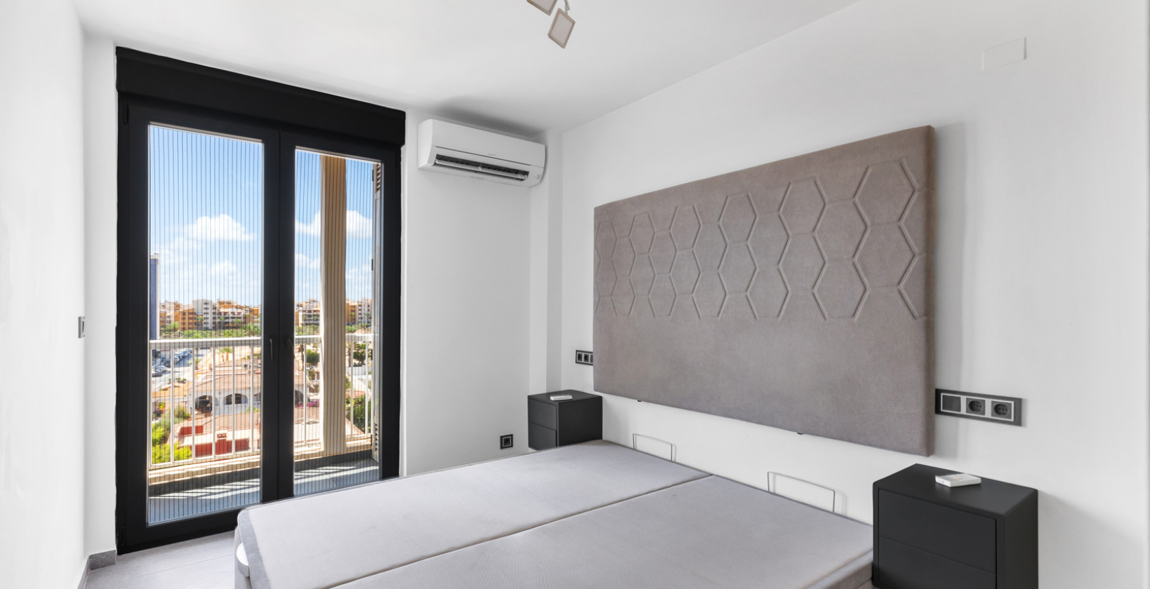 Resale - Apartment / flat - Torrevieja - Rocio del mar
