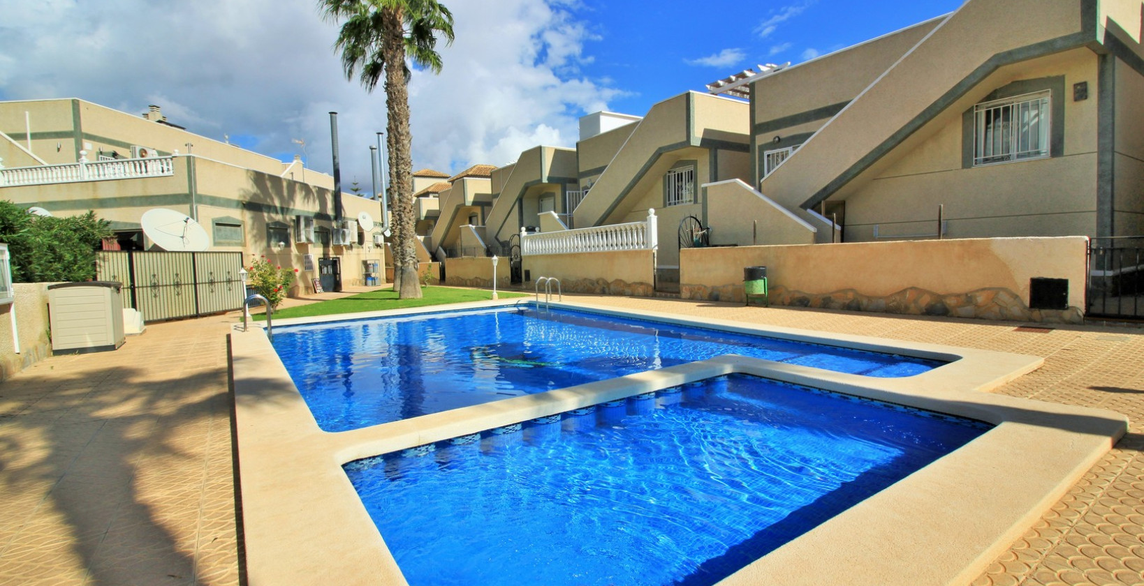 Resale - Apartment / flat - Villamartín - Las Violetas