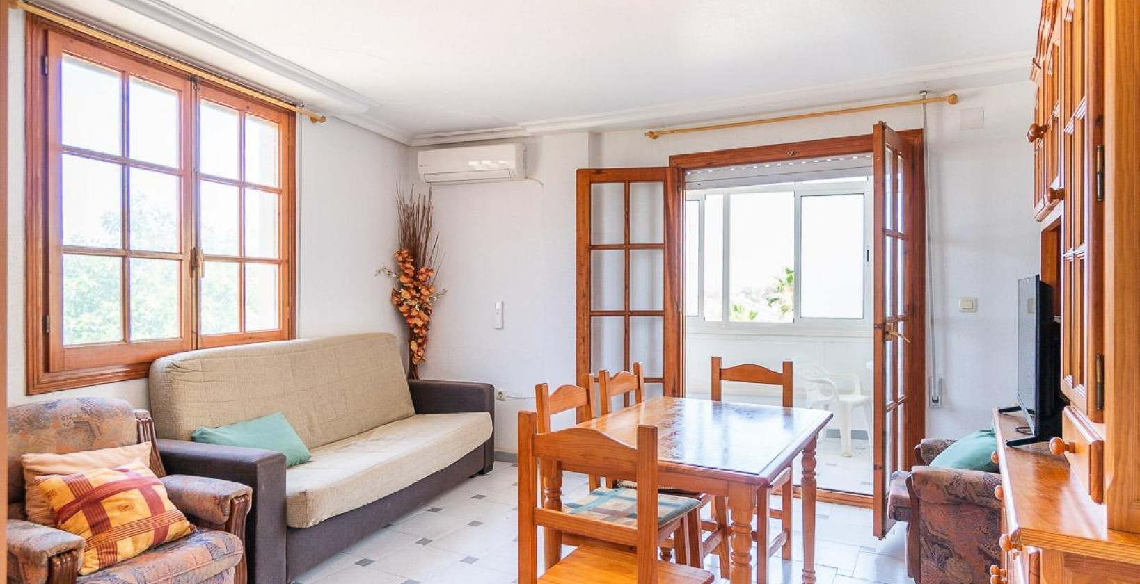 Resale - Apartment / flat - Torrevieja - La Mata pueblo