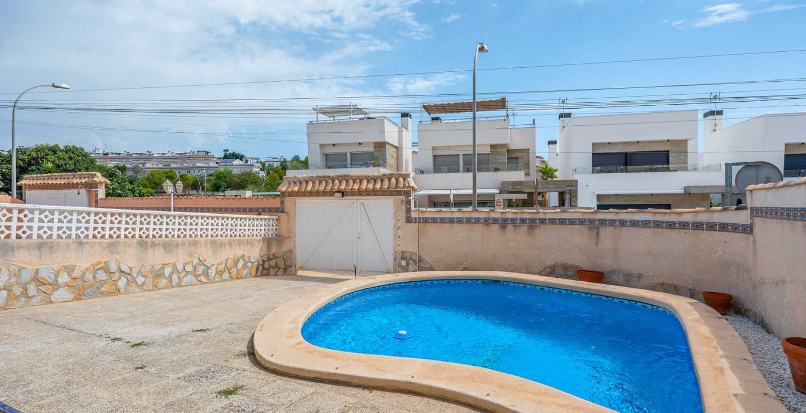 Resale - Villa - Orihuela Costa - El Galan
