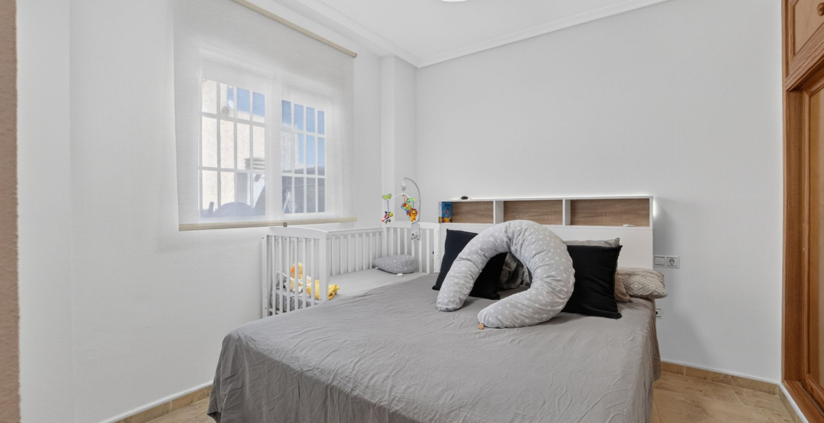 Resale - Apartment / flat - Torrevieja - Centro