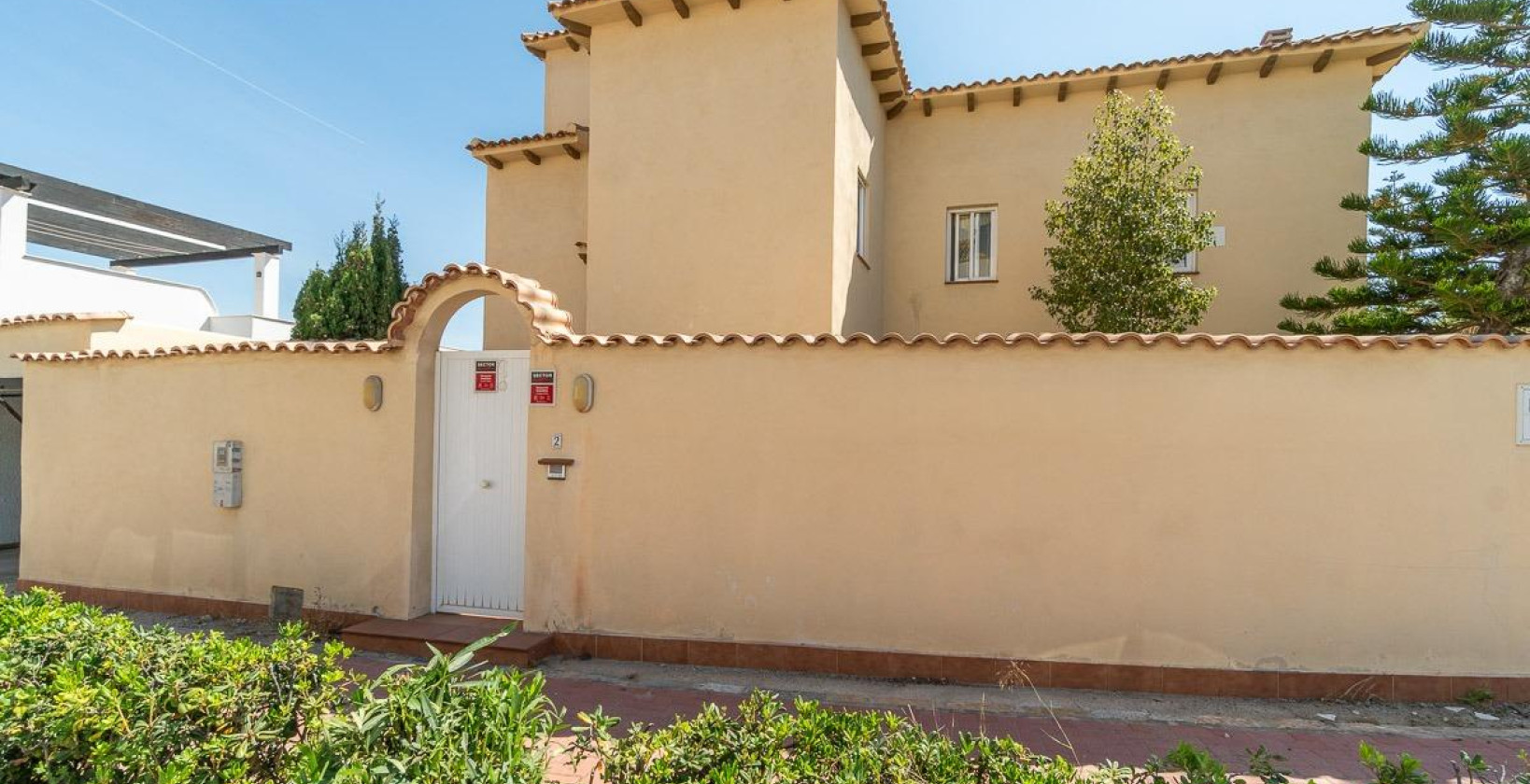 Resale - Villa - Torrevieja - La Mata