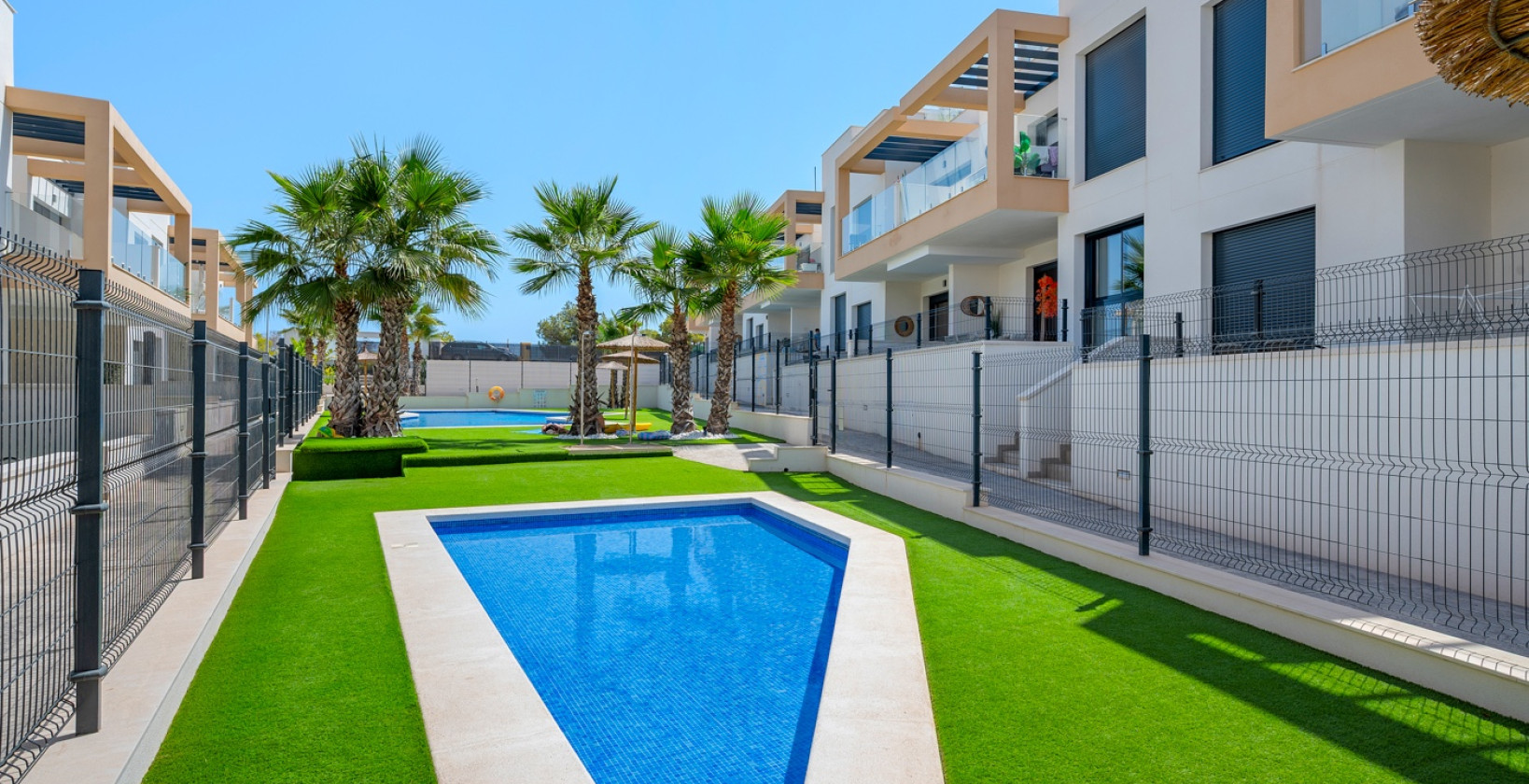 Resale - Apartments - Orihuela Costa - Villamartín