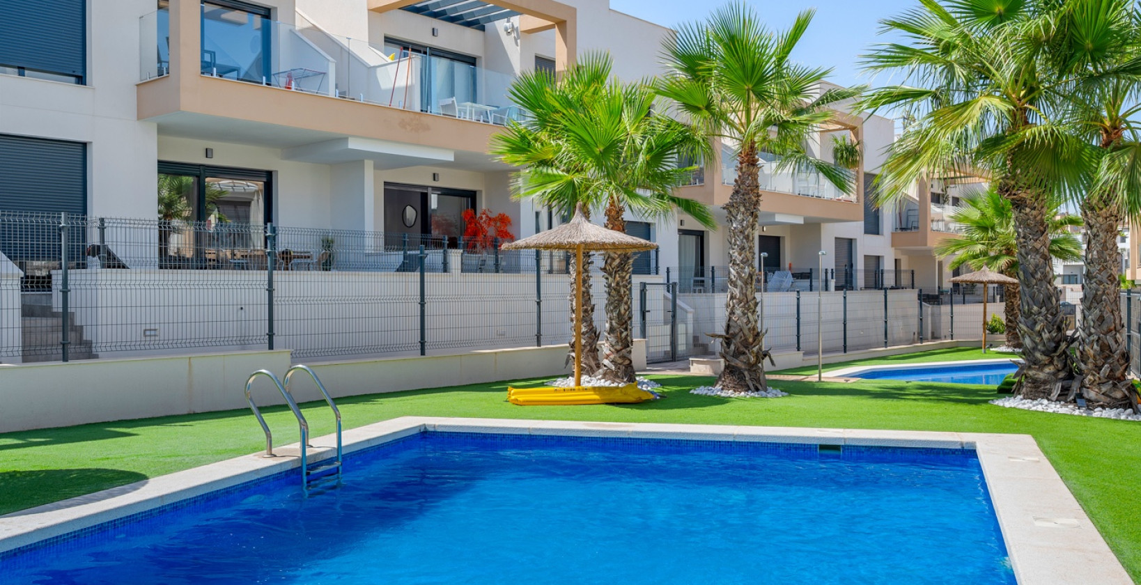 Resale - Apartments - Orihuela Costa - Villamartín