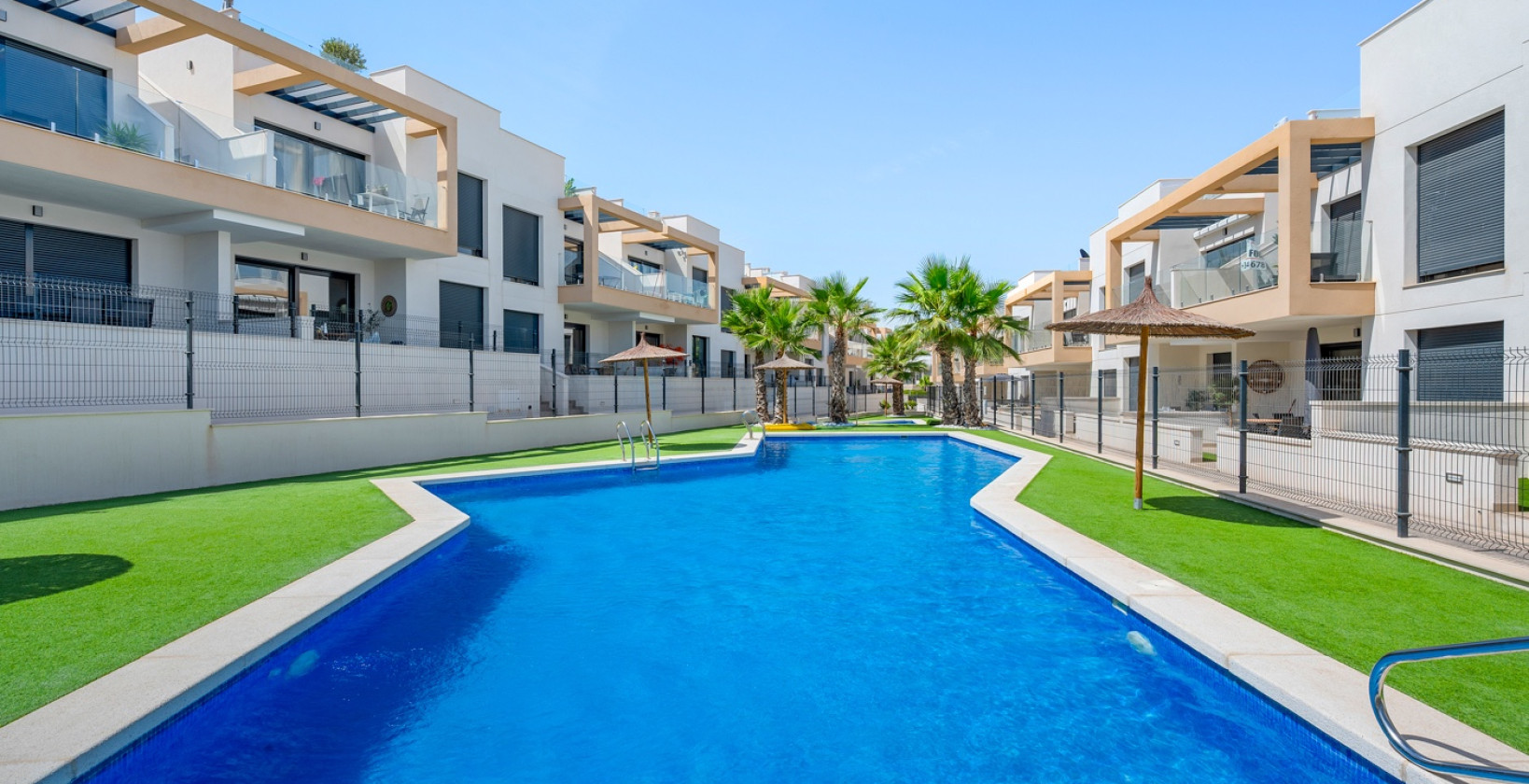 Resale - Apartments - Orihuela Costa - Villamartín