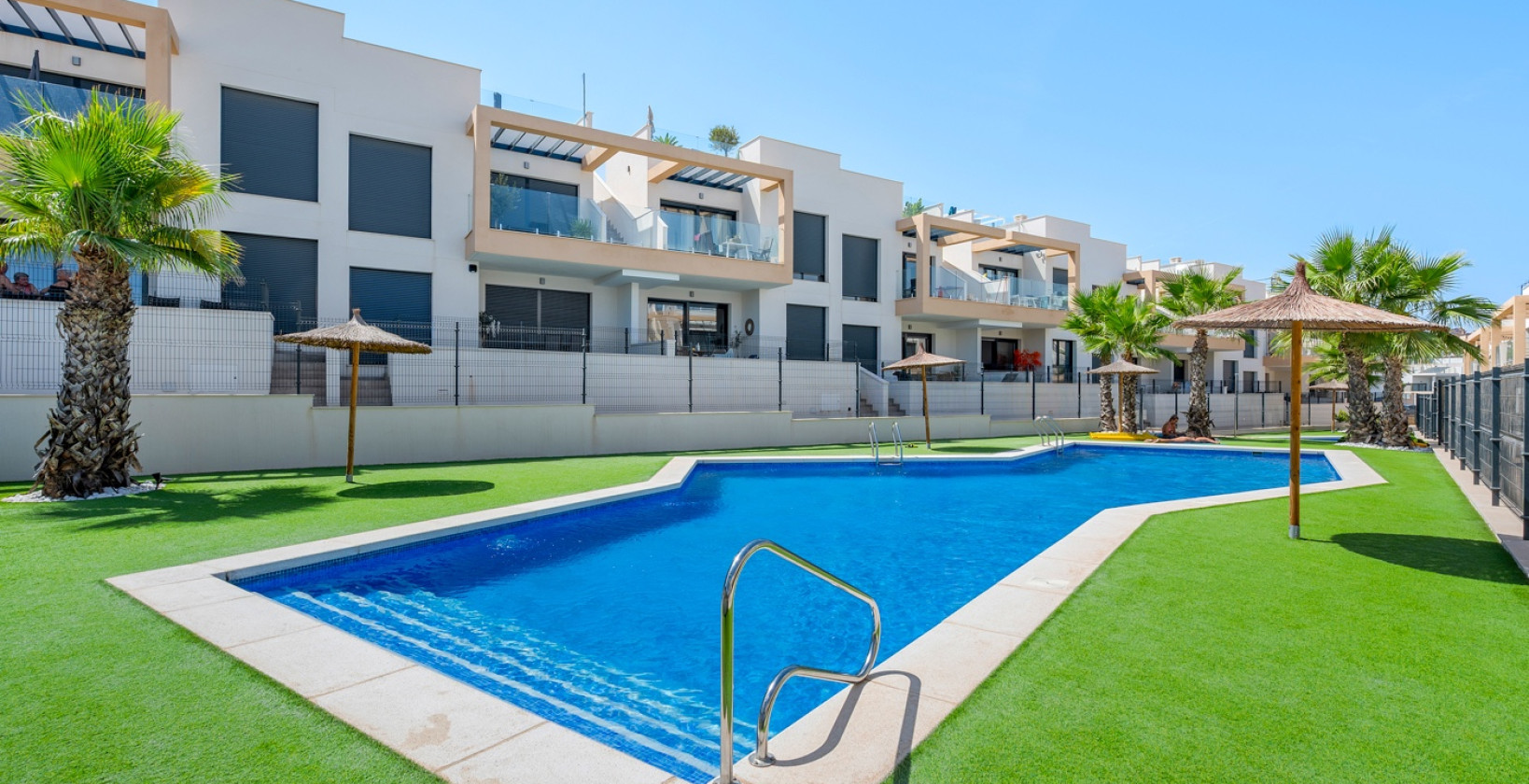 Resale - Apartments - Orihuela Costa - Villamartín