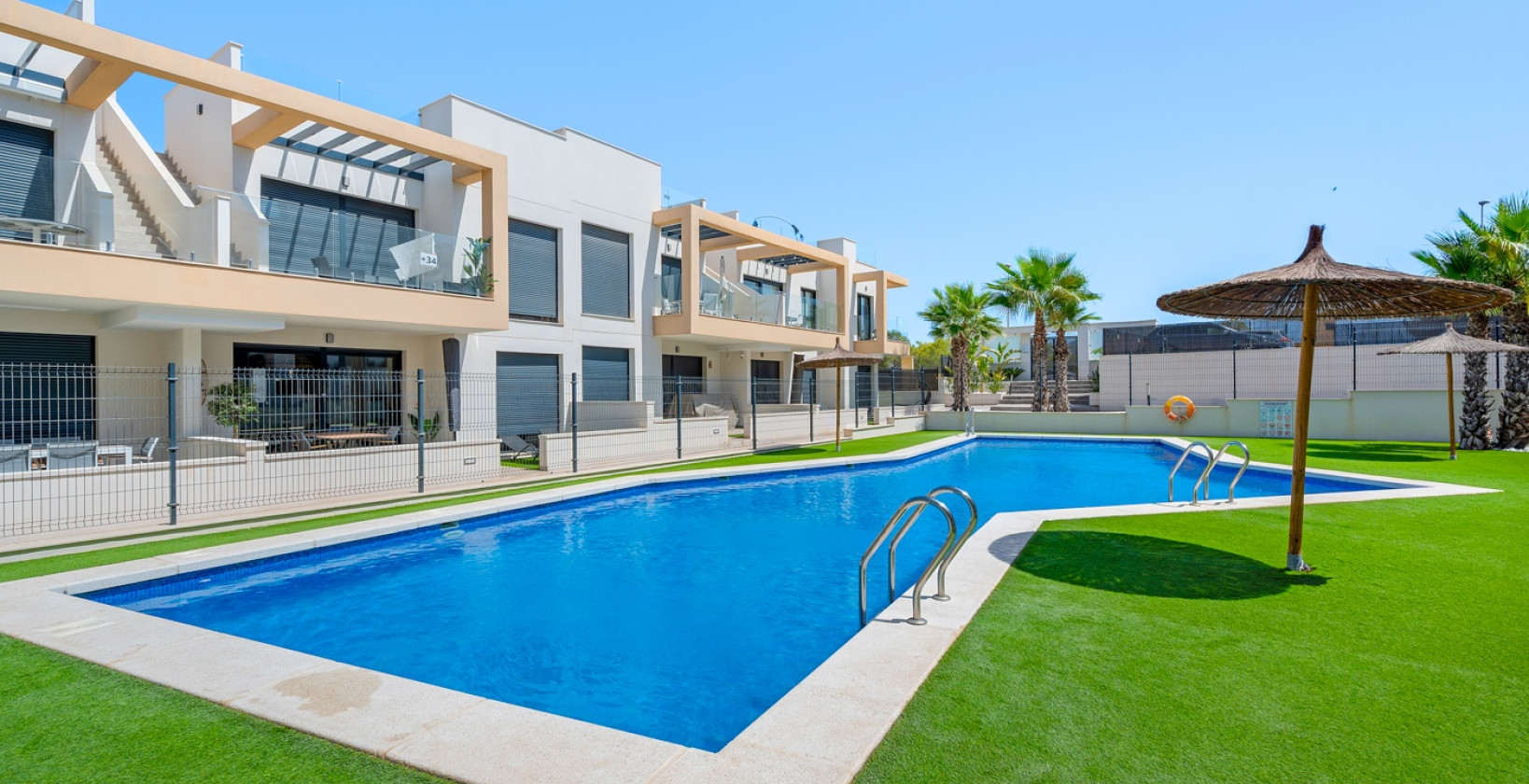 Resale - Apartments - Orihuela Costa - Villamartín