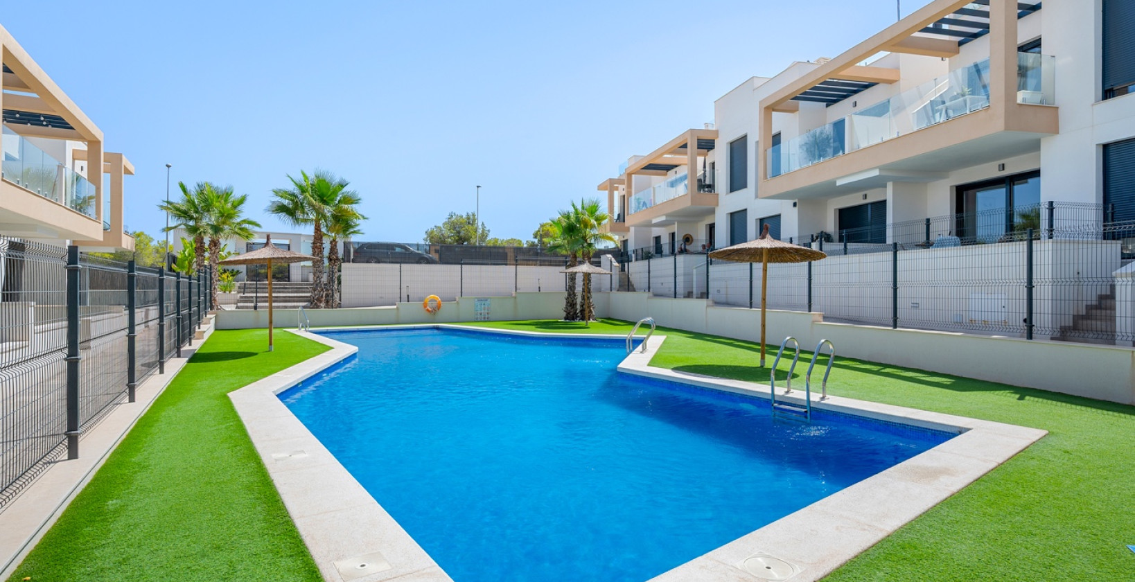 Resale - Apartments - Orihuela Costa - Villamartín