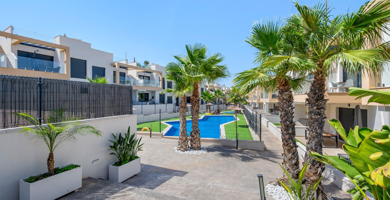 Resale - Apartments - Orihuela Costa - Villamartín