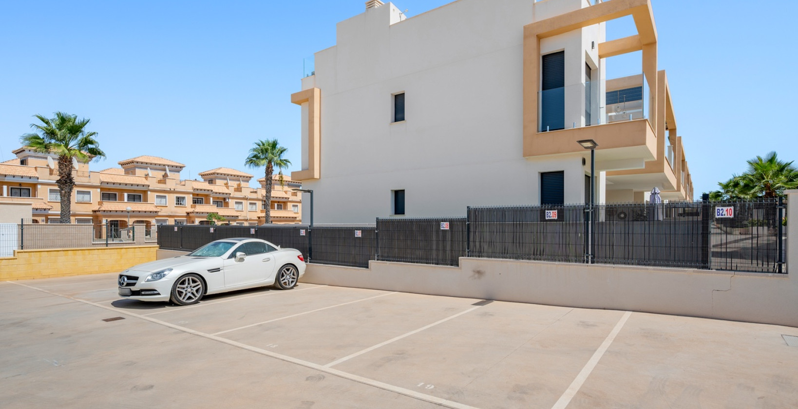 Resale - Apartments - Orihuela Costa - Villamartín