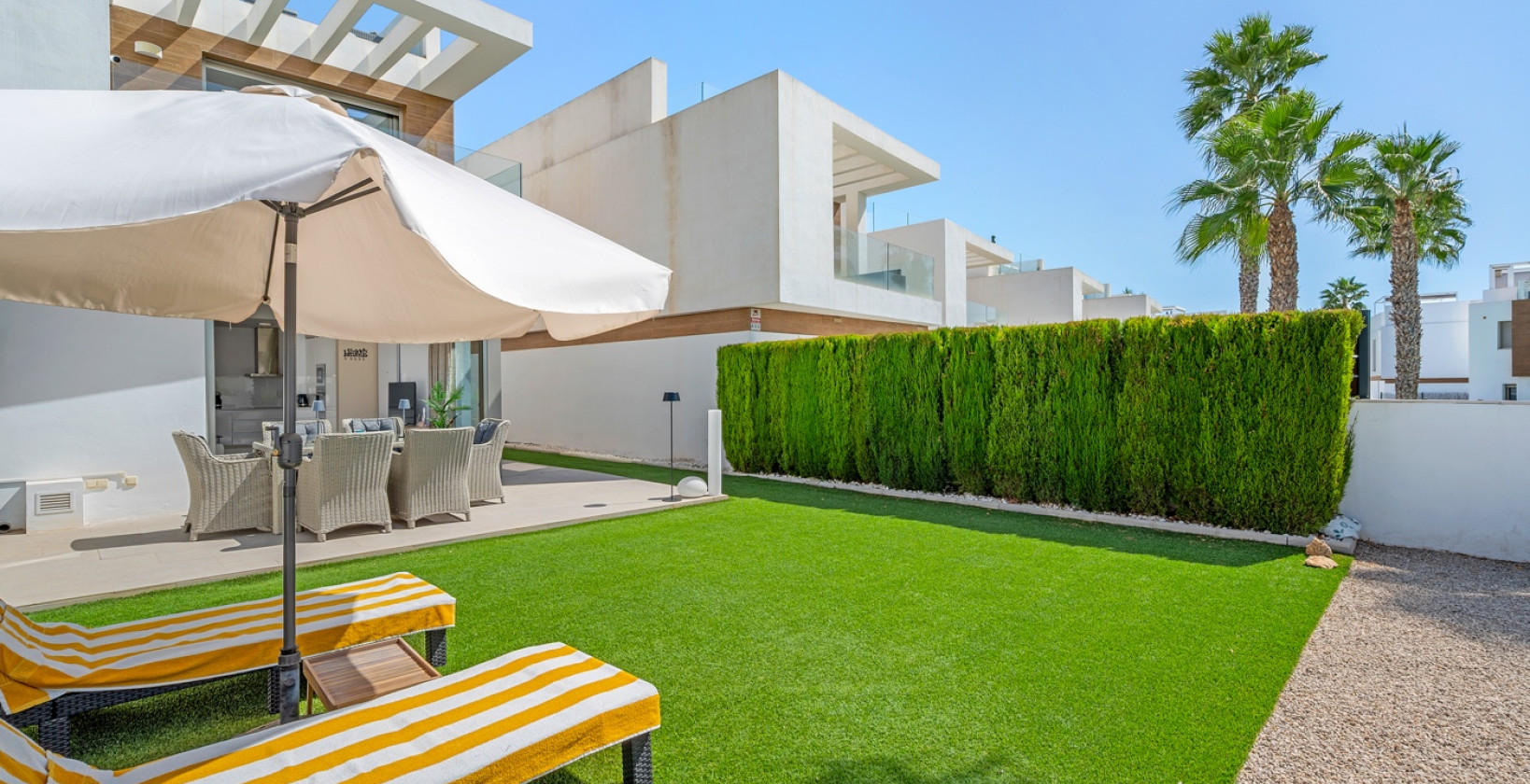 Resale - Villa - Orihuela Costa - Villamartín