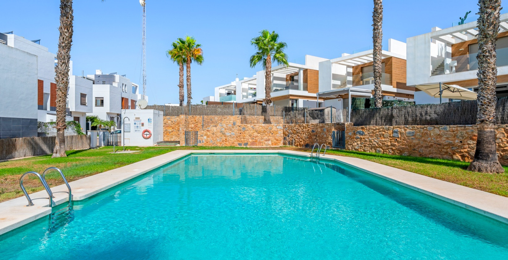 Resale - Villa - Orihuela Costa - Villamartín