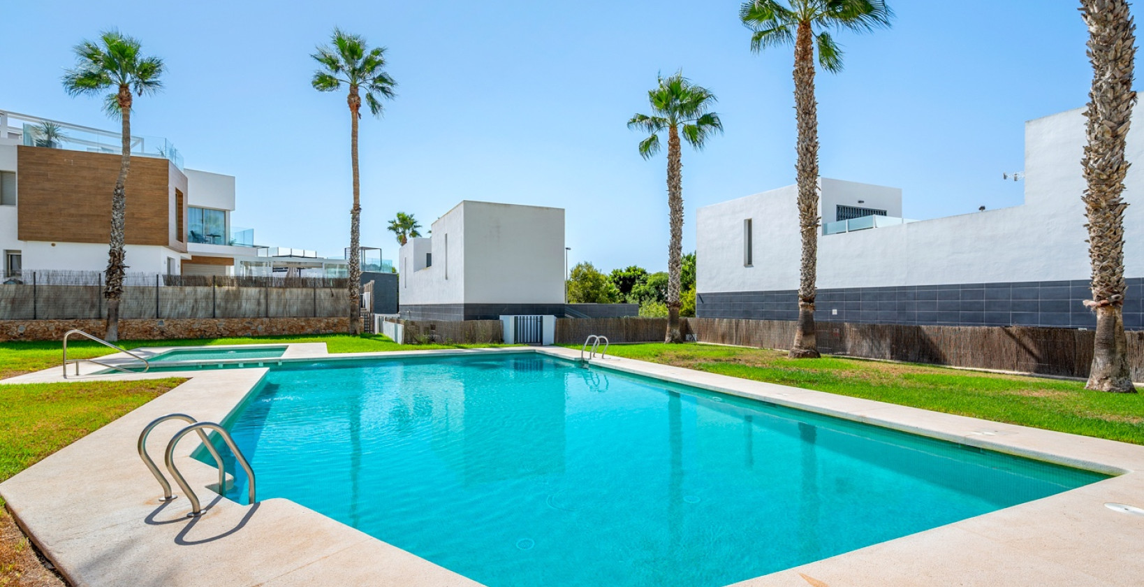 Resale - Villa - Orihuela Costa - Villamartín