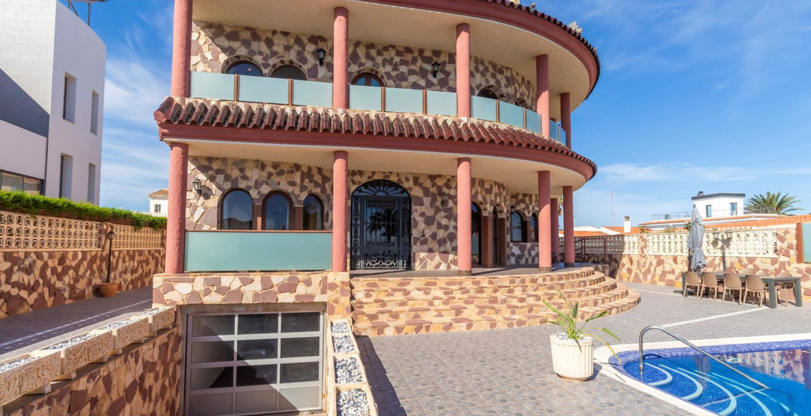 Resale - Villa - Orihuela Costa