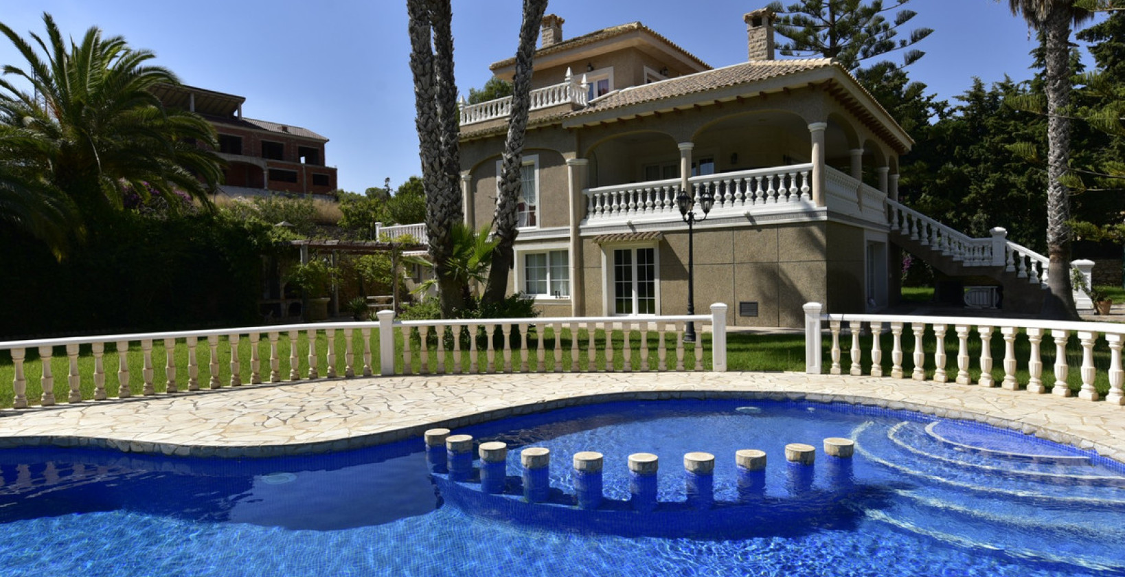 Återförsäljning - Villa - Orihuela Costa - Villamartin