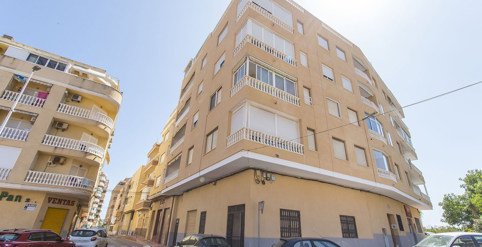 Resale - Commercial property - Torrevieja - La Mata