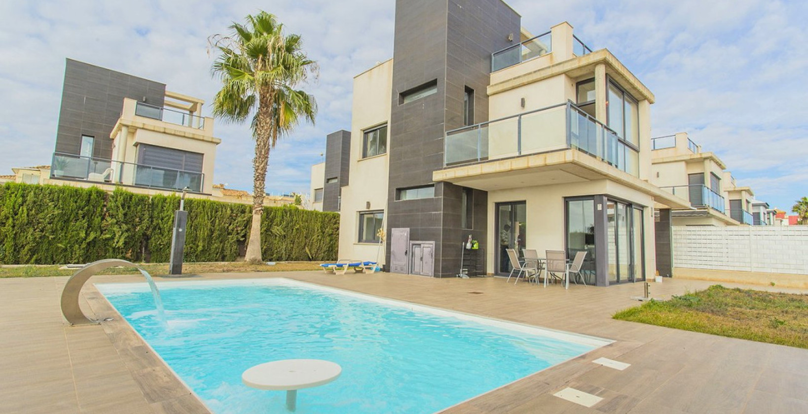 Återförsäljning - Villa - Orihuela Costa - Lomas de Cabo Roig