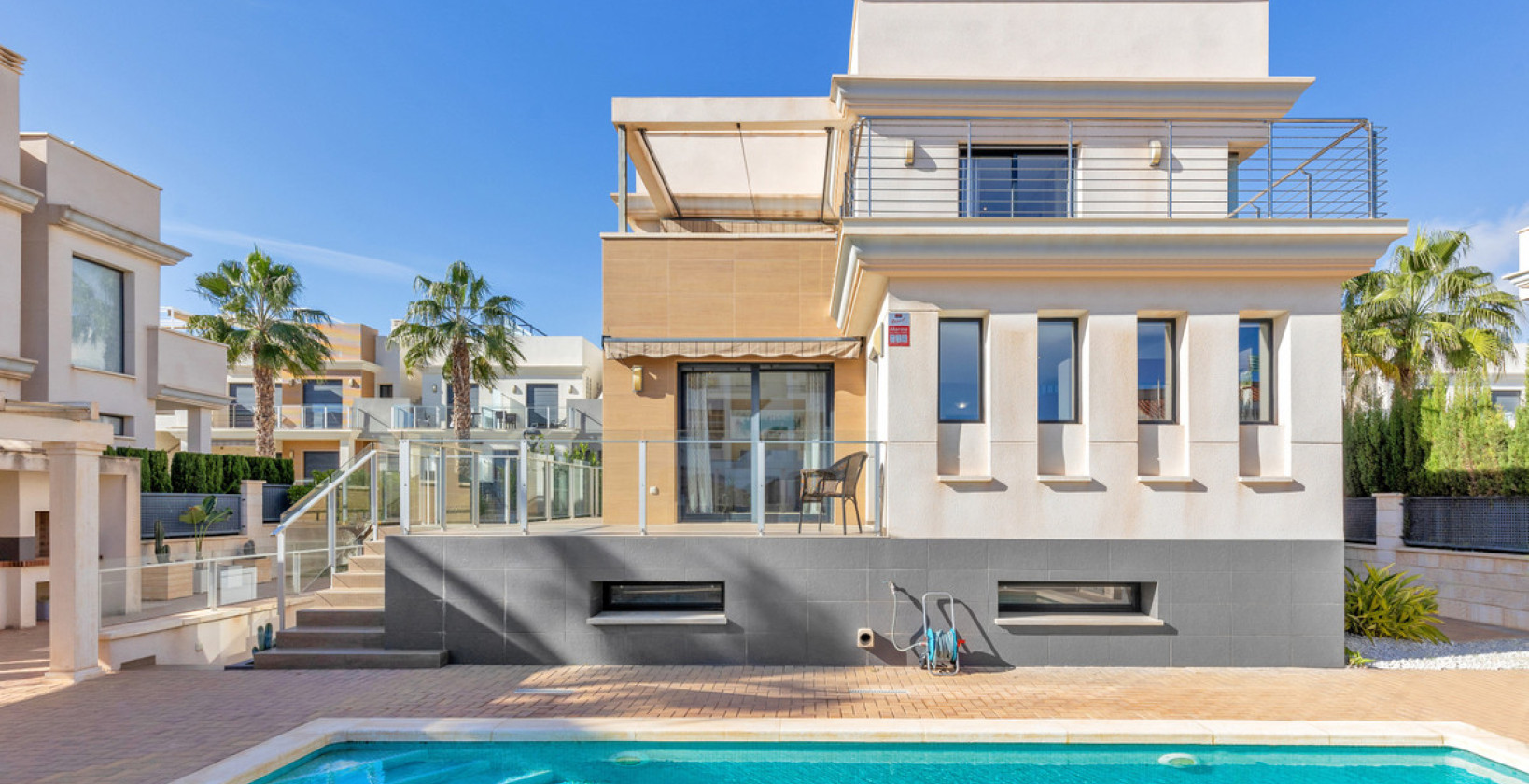 Resale - Villa - Orihuela Costa - La Zenia