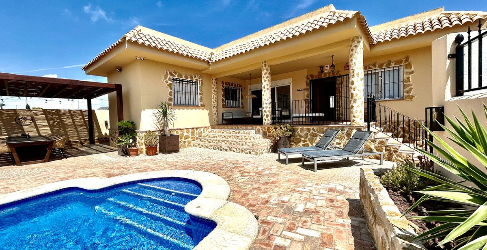 Resale - Villa - Orihuela Costa - La Zenia