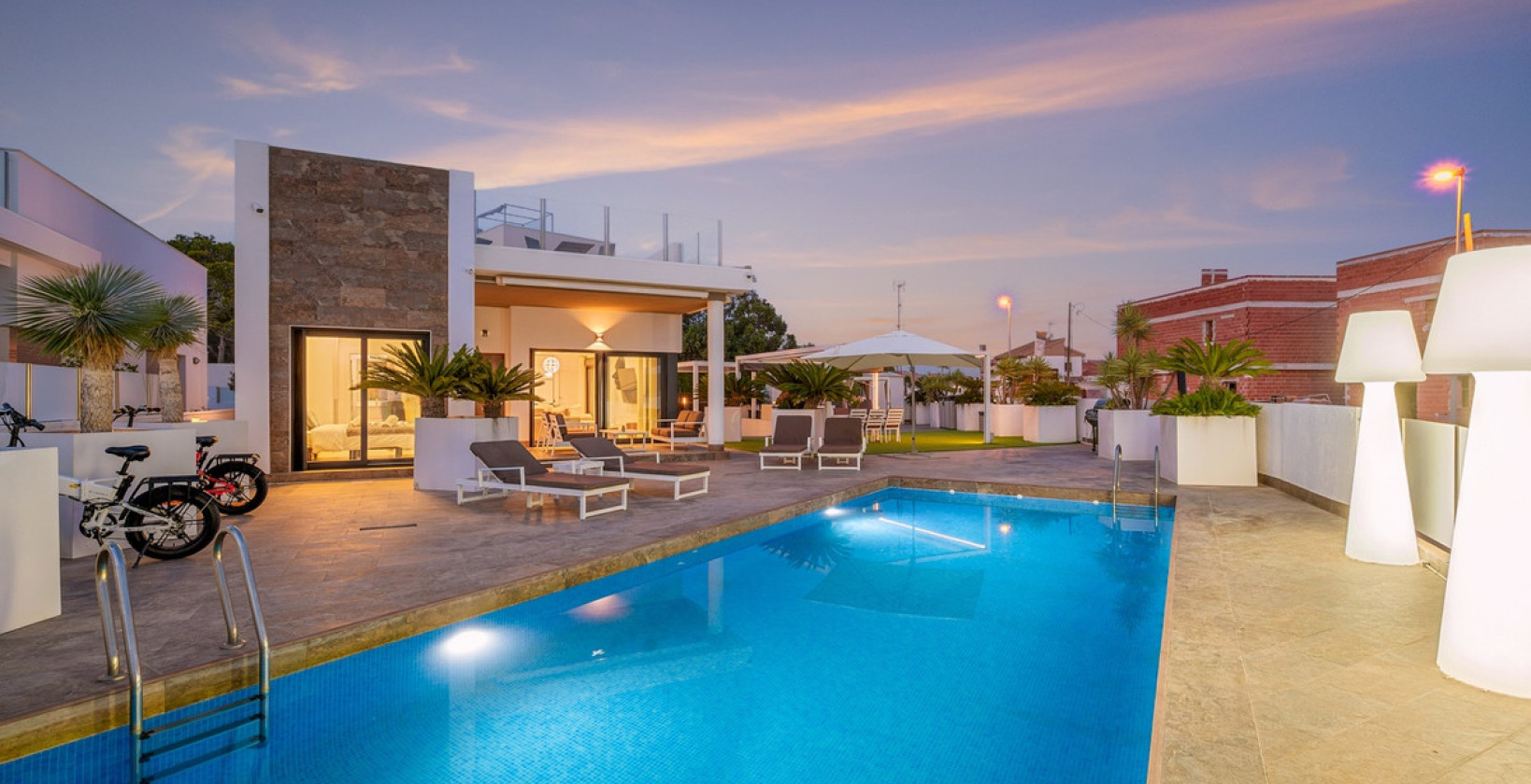 Resale - Villa - Orihuela Costa - Villamartin