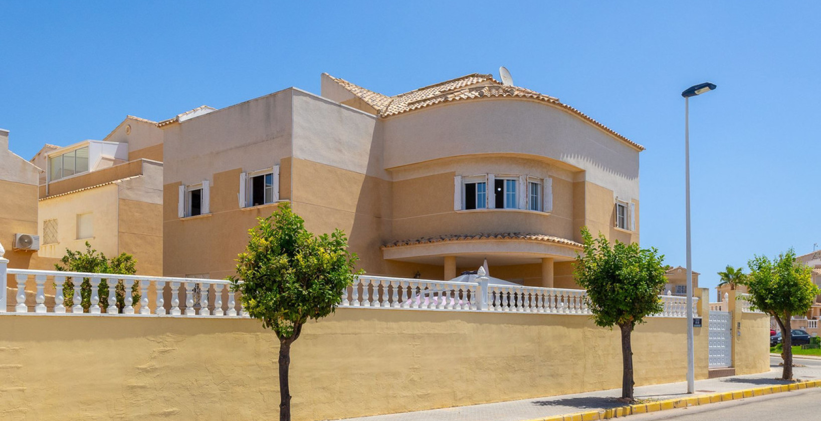 Återförsäljning - Villa - Torrevieja - La Siesta