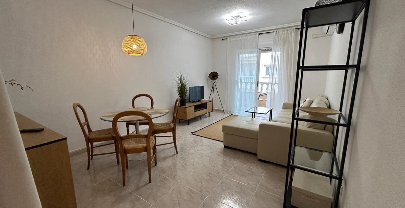 Resale - Apartment / flat - Torrevieja - Torrevieja Centro