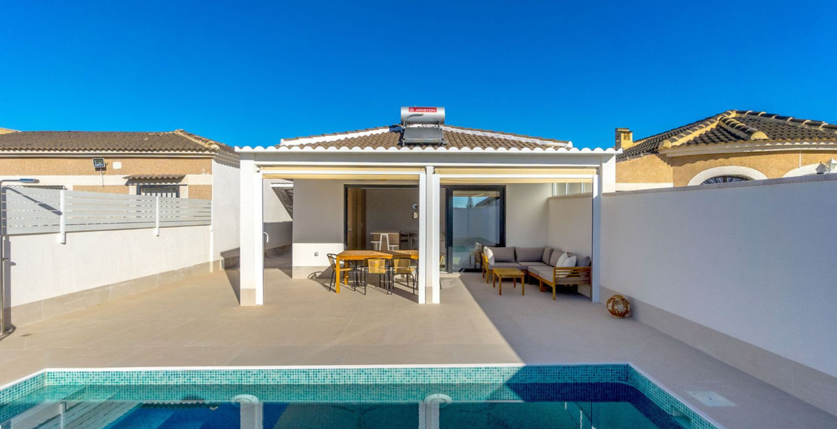 Resale - Villa - Torrevieja - Torrevieja Centro