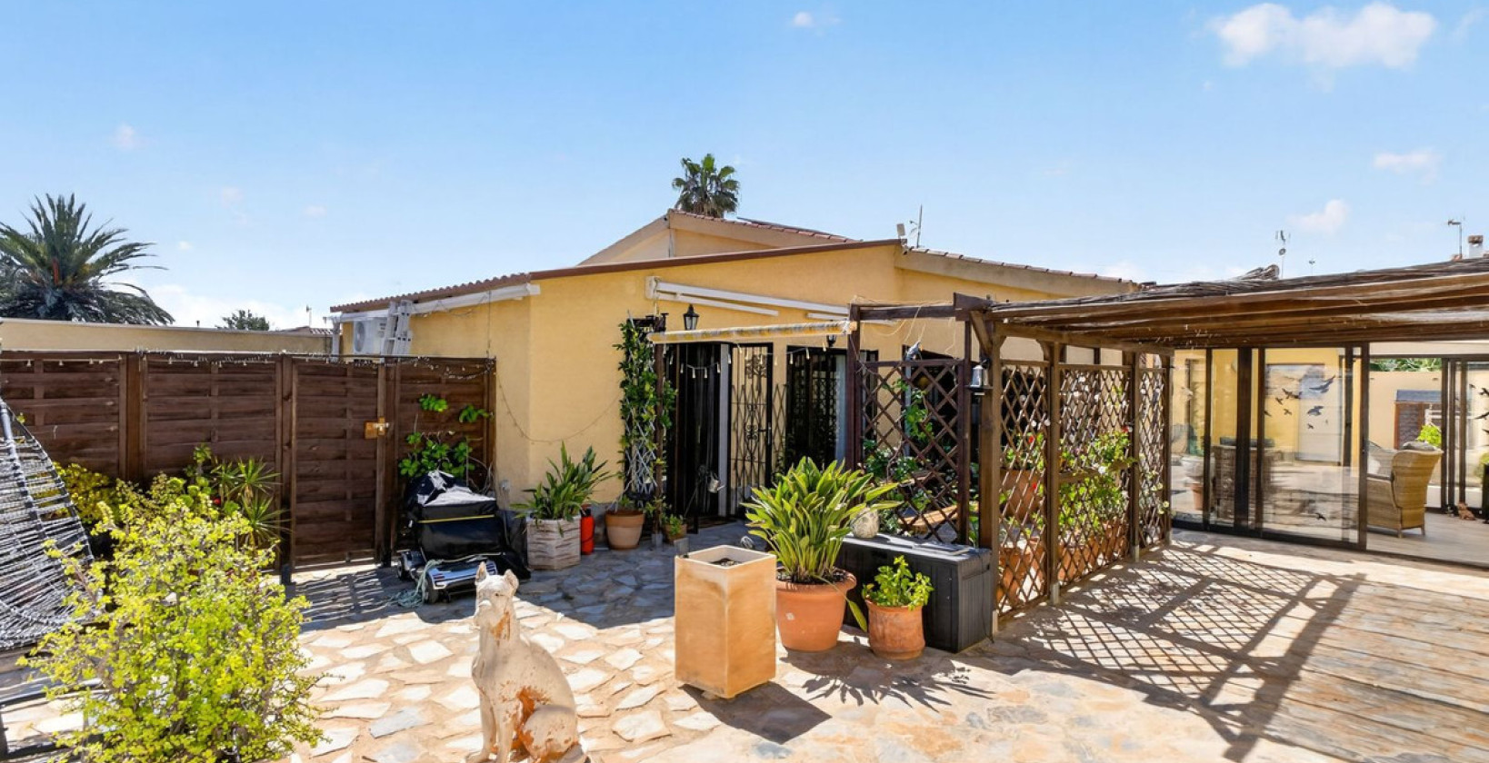 Resale - Villa - Torrevieja - Torrevieja Centro