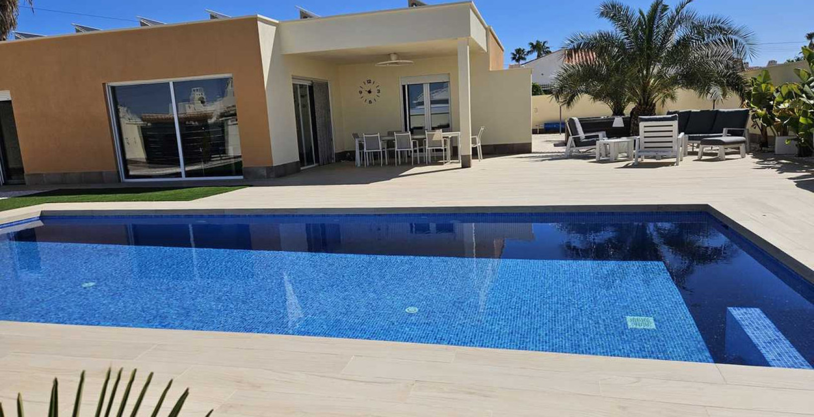 Resale - Villa - Torrevieja - Torrevieja Centro