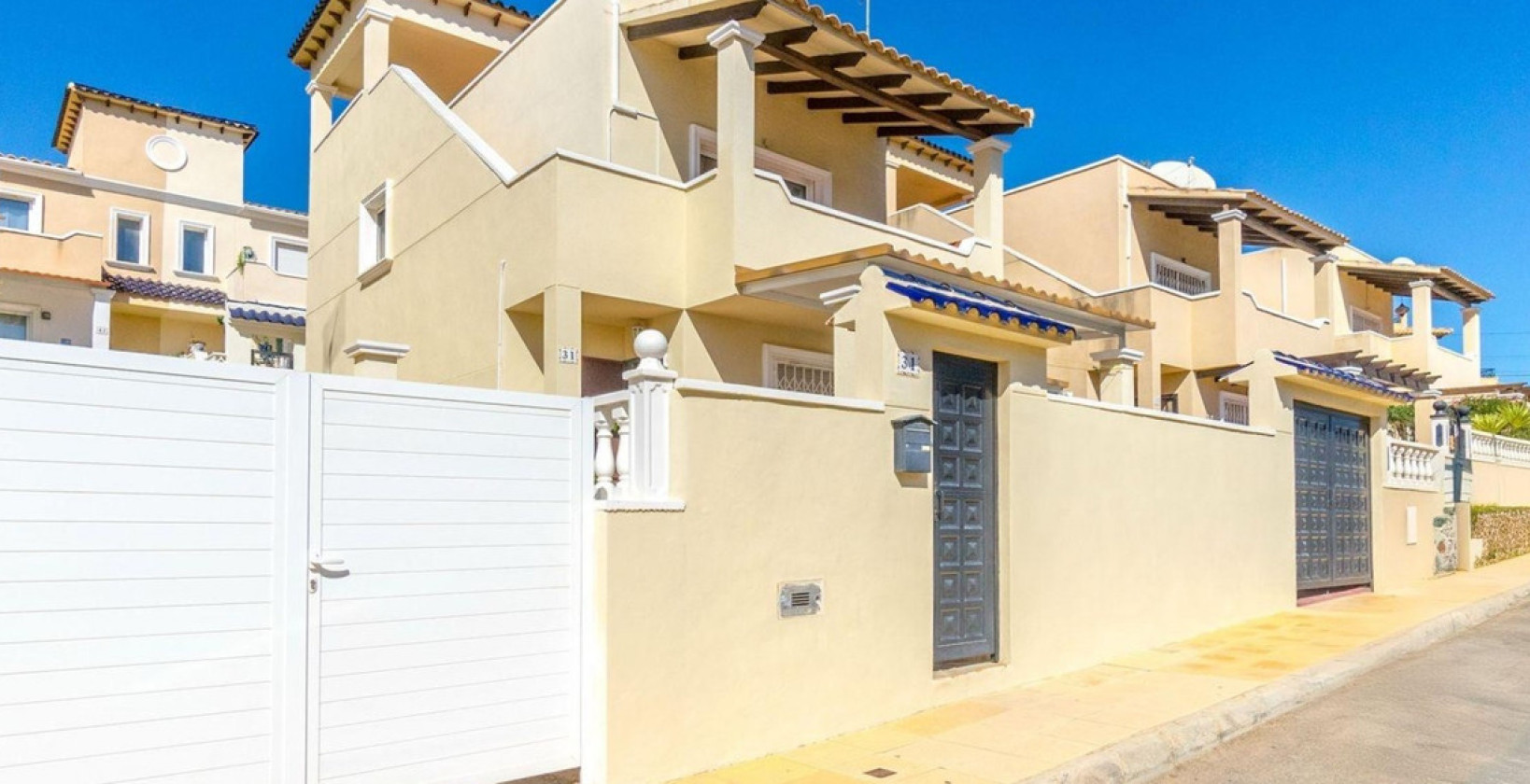 Återförsäljning - Villa - Orihuela Costa - Villamartin