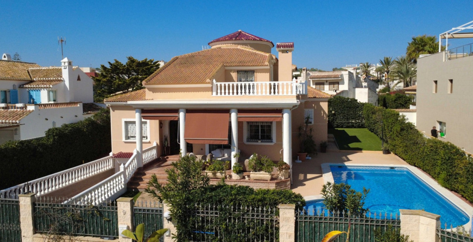Resale - Villa - Torrevieja - Torrevieja Centro