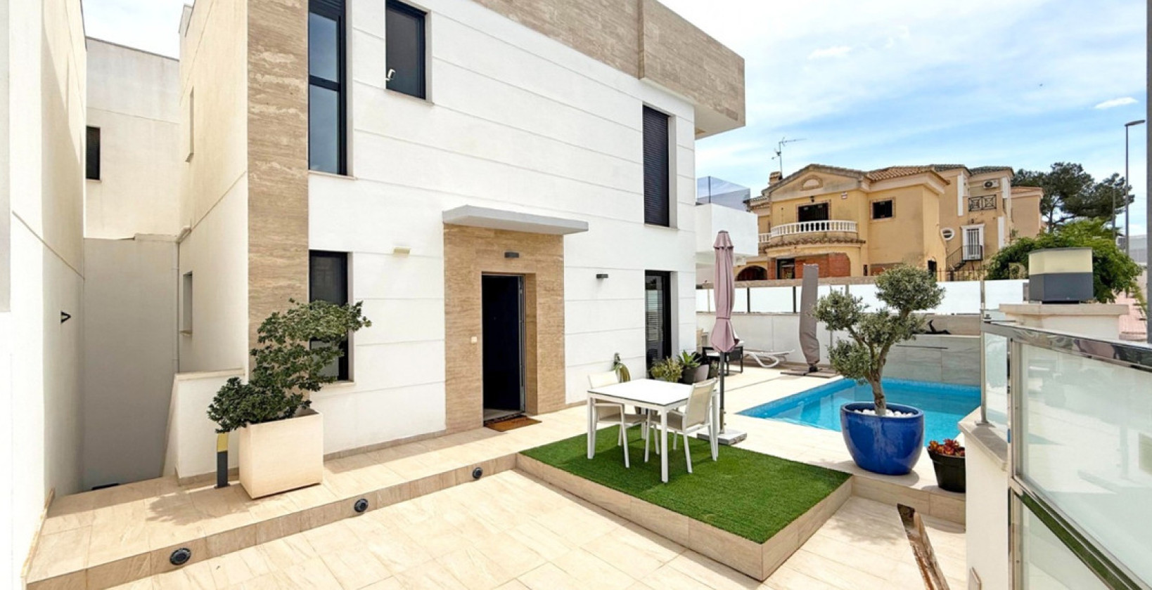 Återförsäljning - Villa - Orihuela Costa - Villamartin