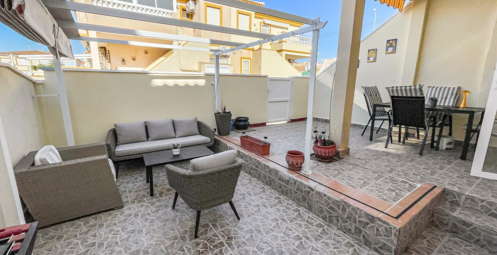 Återförsäljning - Villa - Orihuela Costa - Playa Flamenca