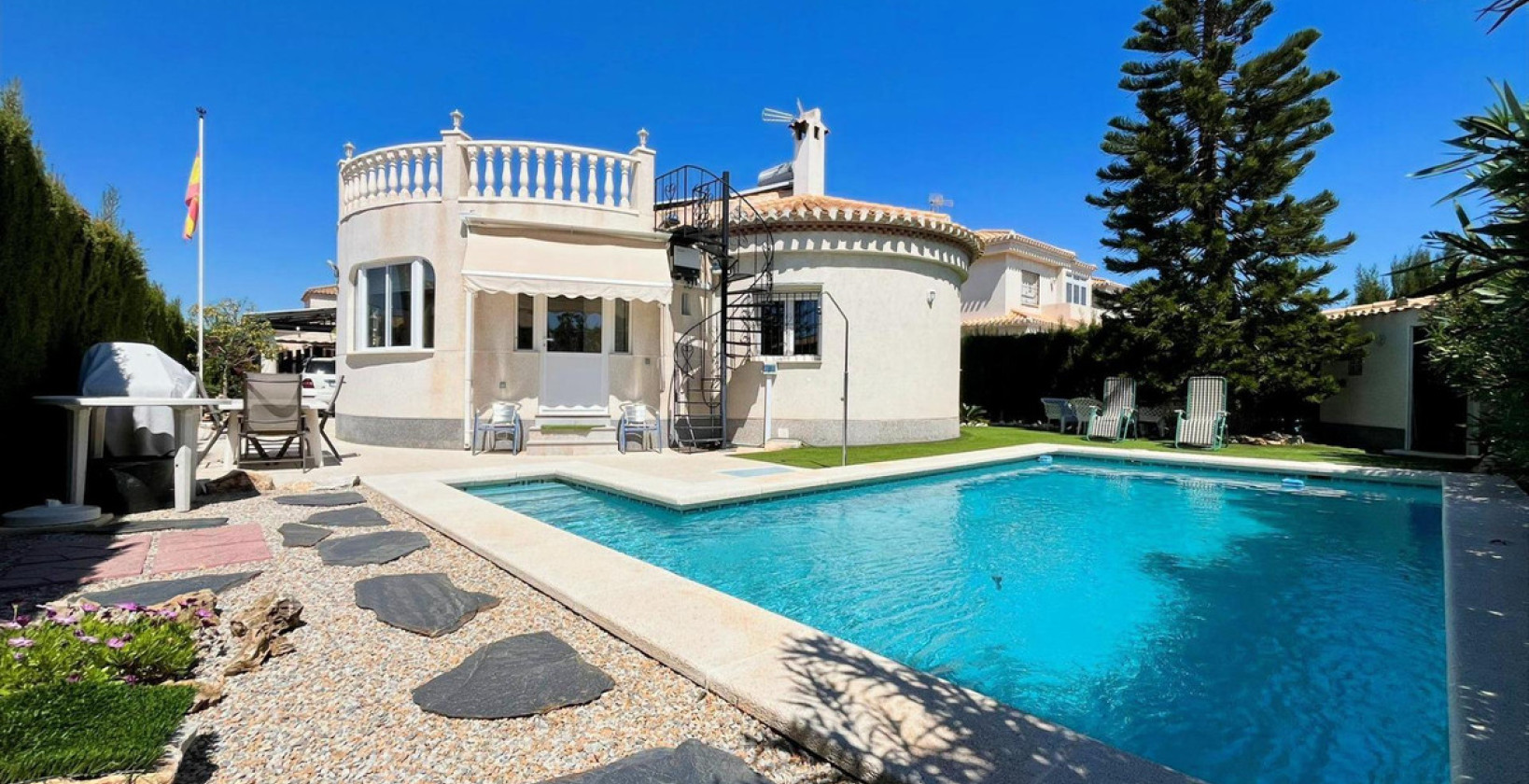 Återförsäljning - Villa - Orihuela Costa - Playa Flamenca