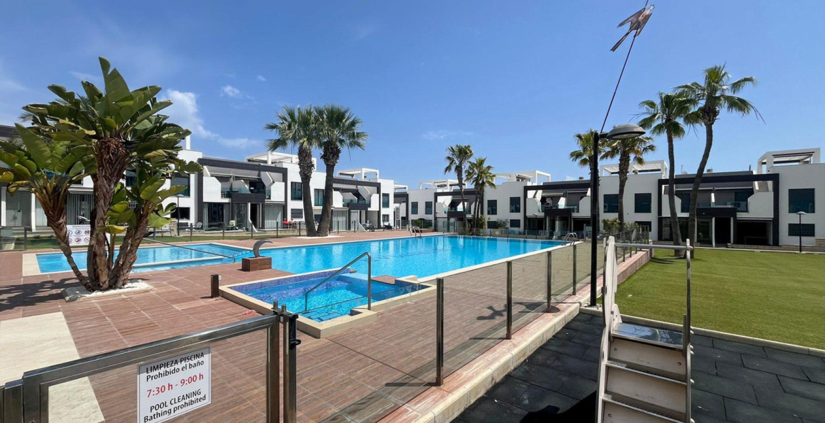Återförsäljning - Villa - Orihuela Costa - La Zenia
