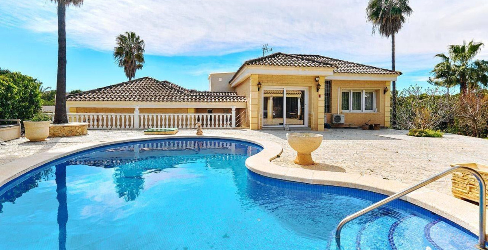 Återförsäljning - Villa - Orihuela Costa - Campoamor
