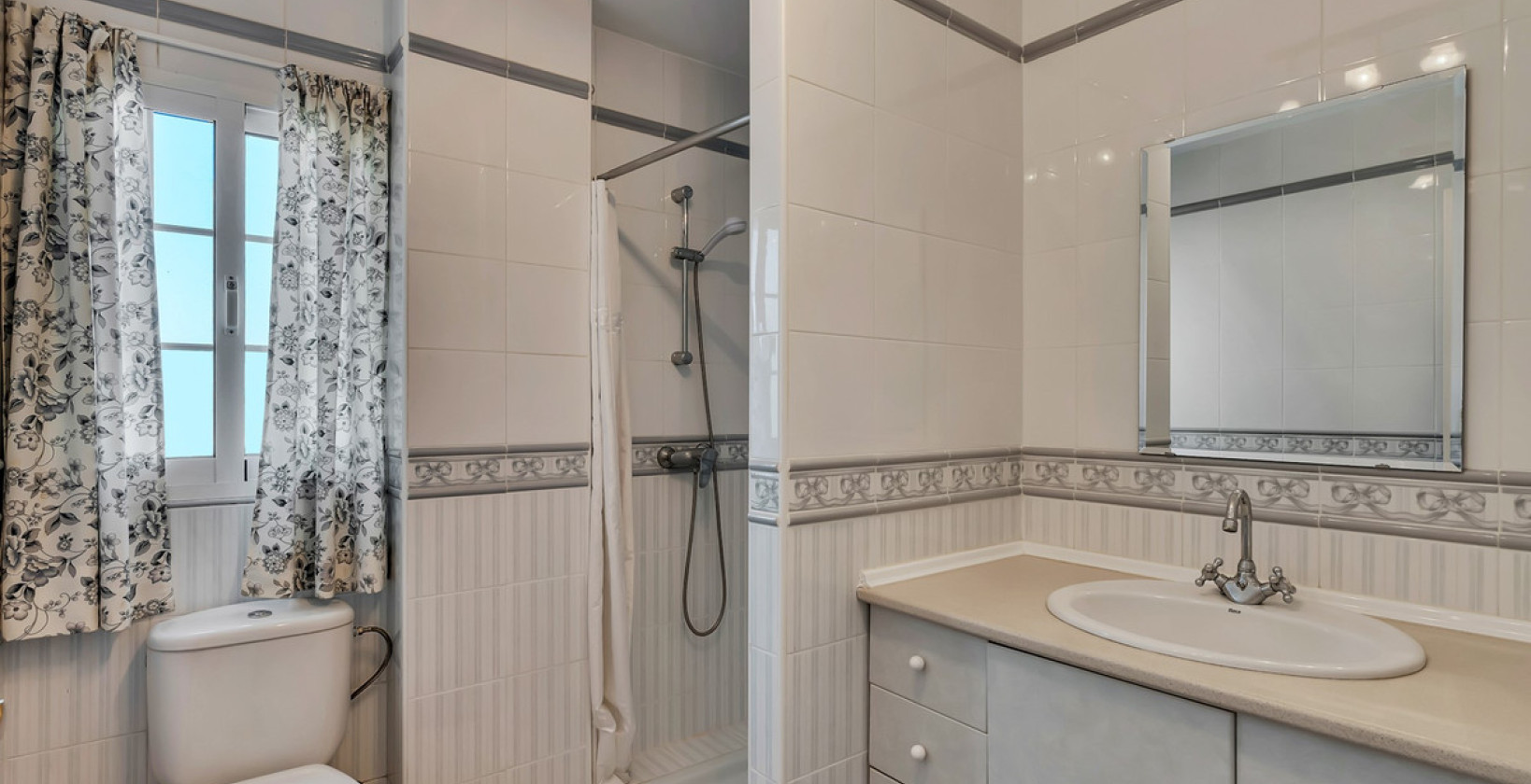 Resale - Villa - Orba - Orba Centro