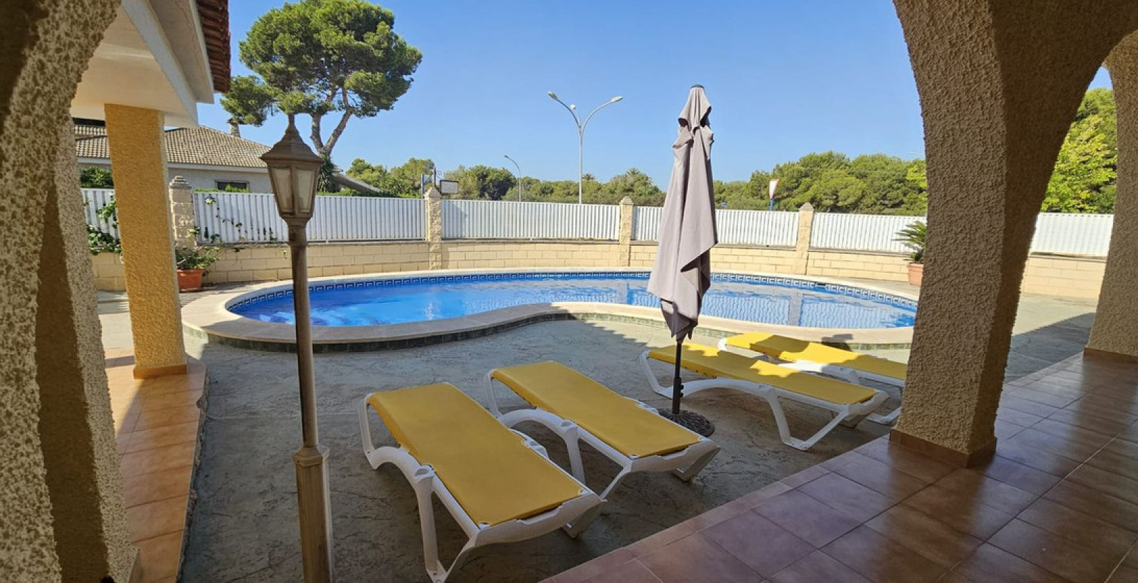 Återförsäljning - Villa - Orihuela Costa - Campoamor
